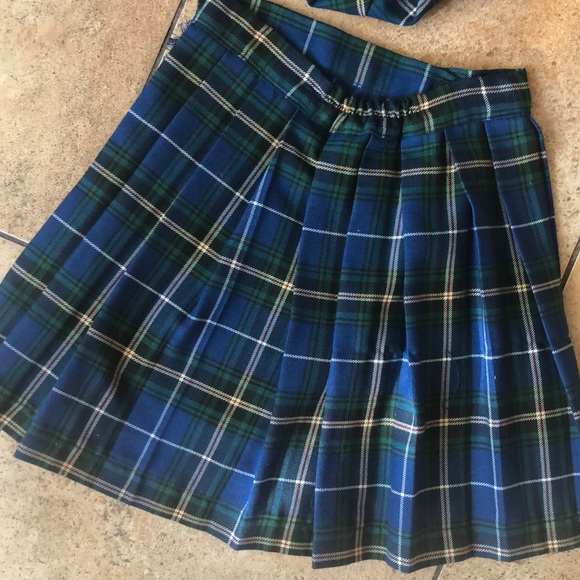 Gorgeous handmade vintage skirt and hat set - Picture 6 of 7